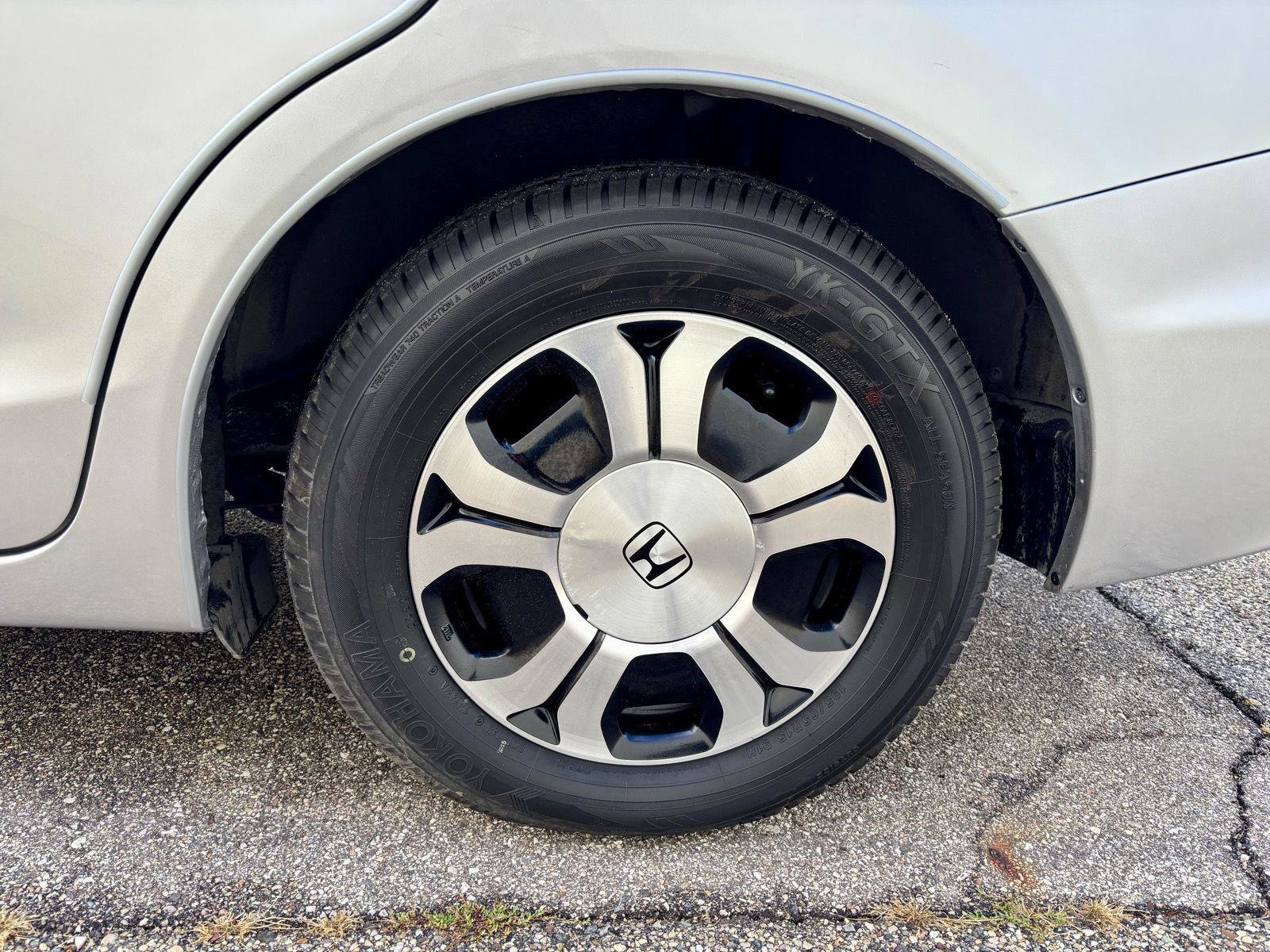 Used 2014 Honda Civic Hybrid Sedan image 17