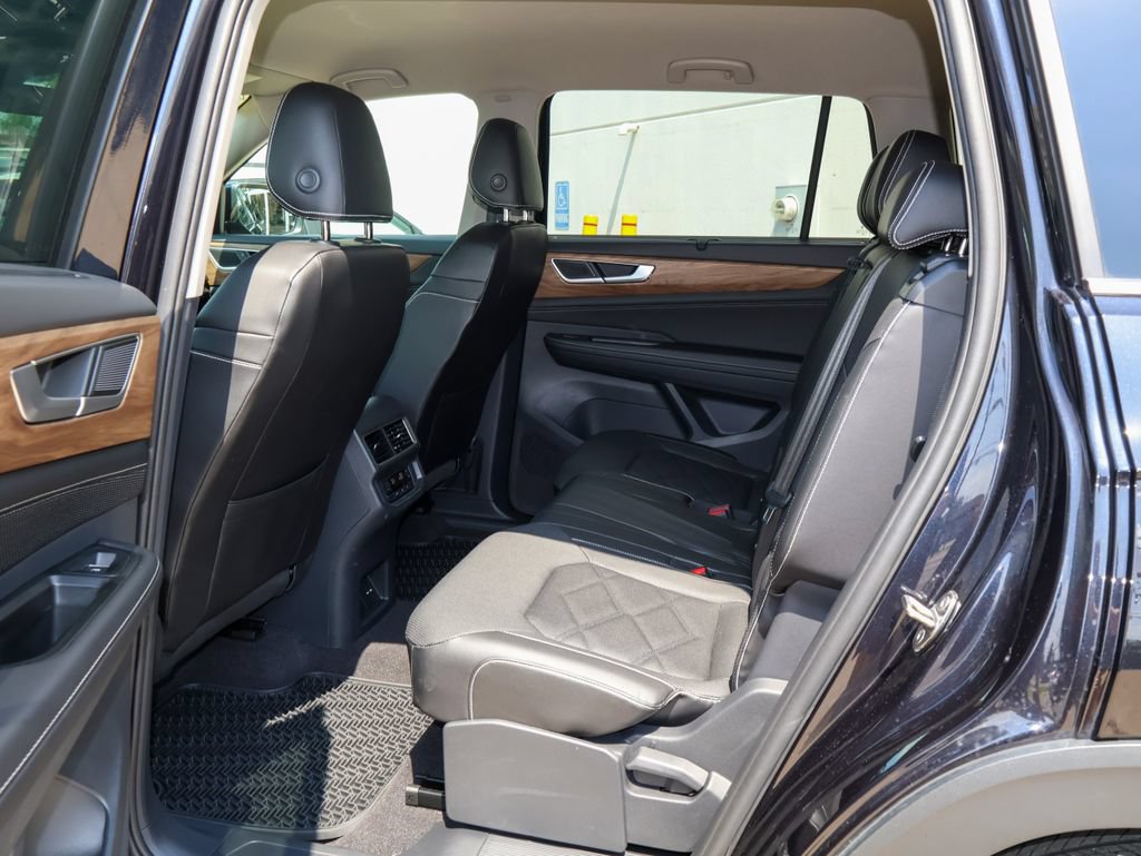Used 2024 Volkswagen Atlas SE FWD image 14