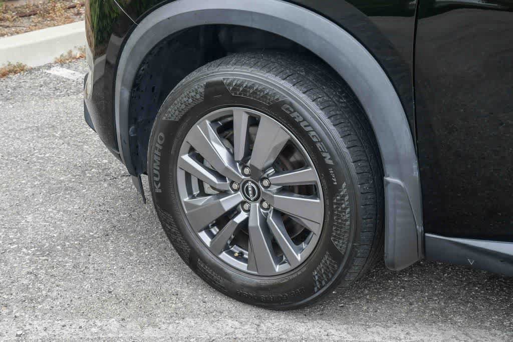 Used 2024 Nissan Pathfinder SV w/ SV Premium Package FWD image 11