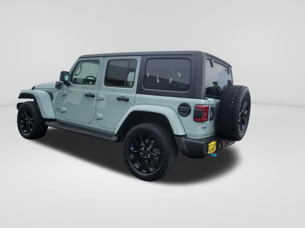Used 2023 Jeep Wrangler Unlimited Sahara w/ Cold Weather Group image 3