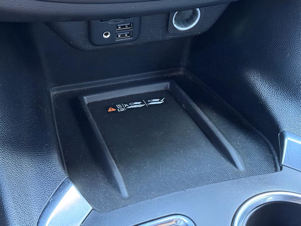 Used 2022 Chevrolet Traverse RS image 32