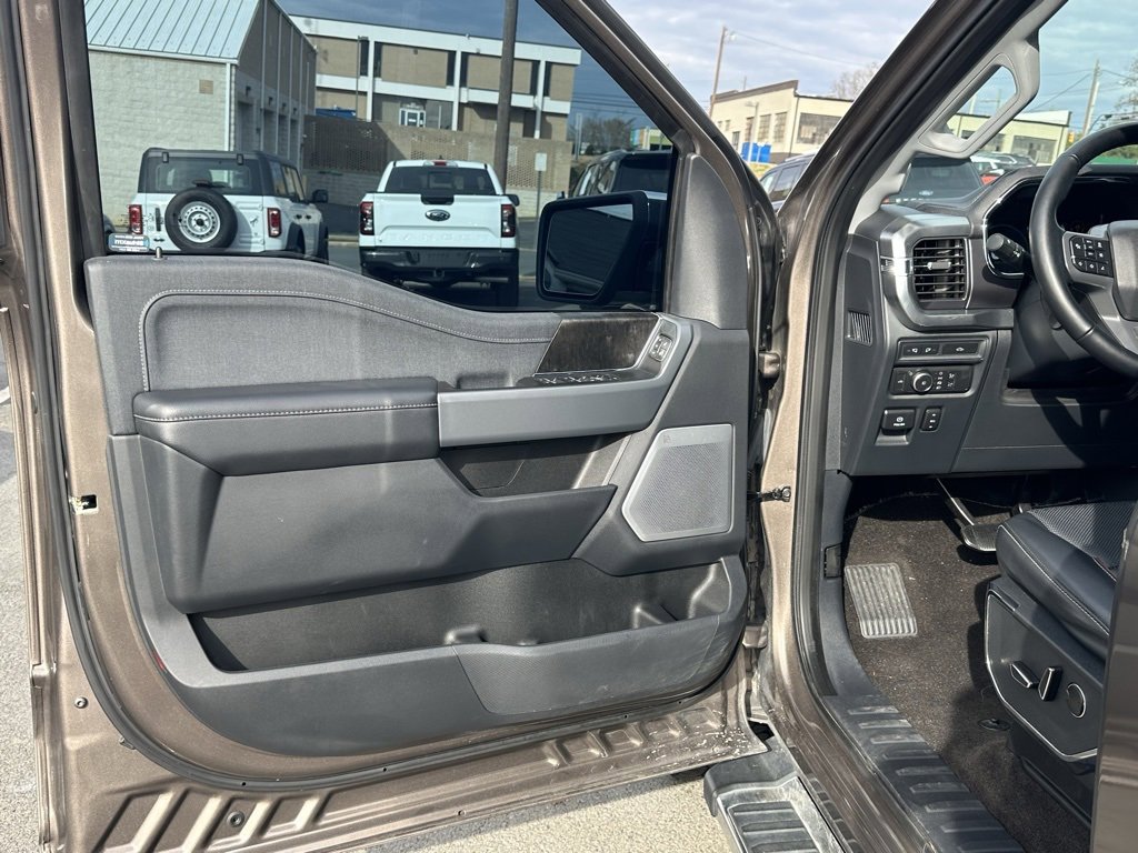 Used 2022 Ford F150 Lariat w/ Equipment Group 502A High image 16