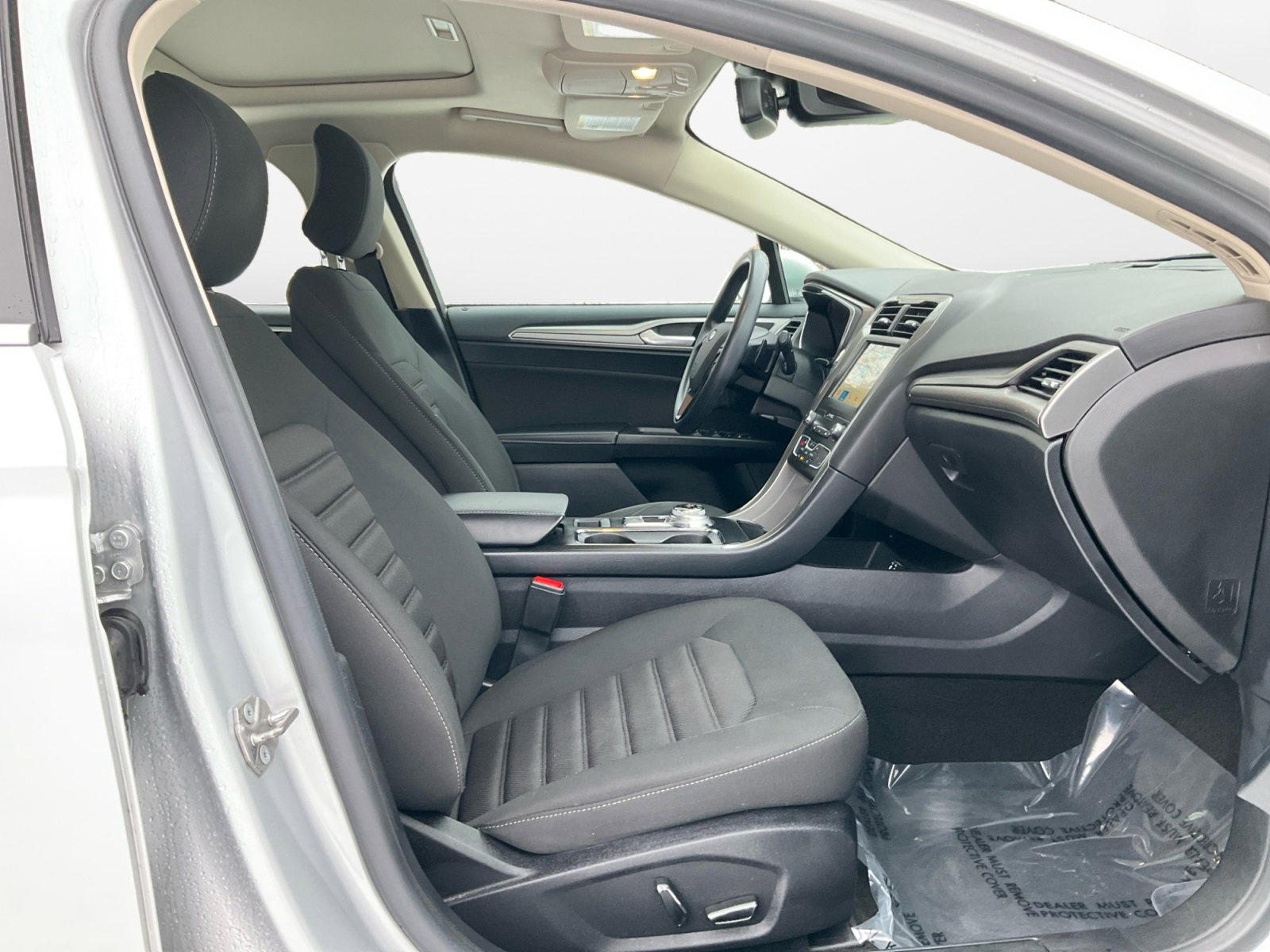 Used 2019 Ford Fusion SE image 15