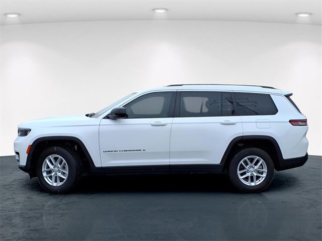 Used 2023 Jeep Grand Cherokee L Laredo image 3