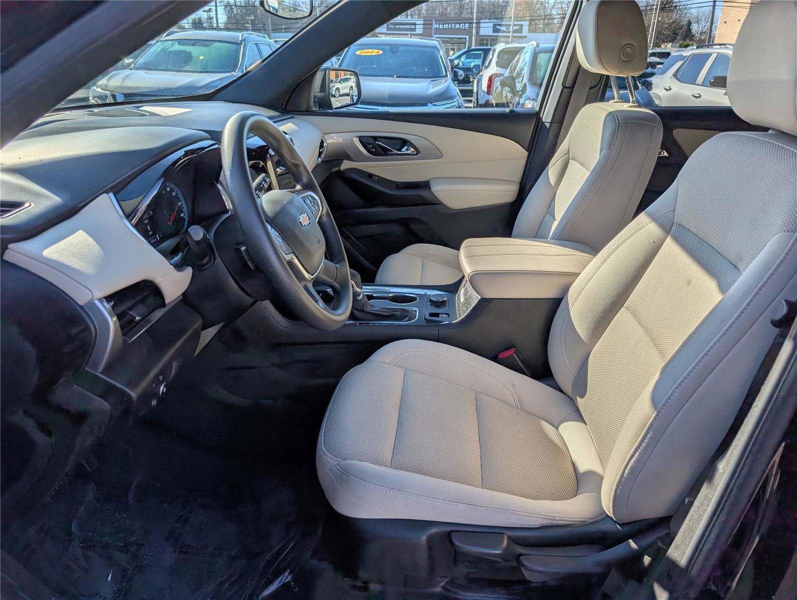 Used 2023 Chevrolet Traverse LS w/ Safety Package image 17