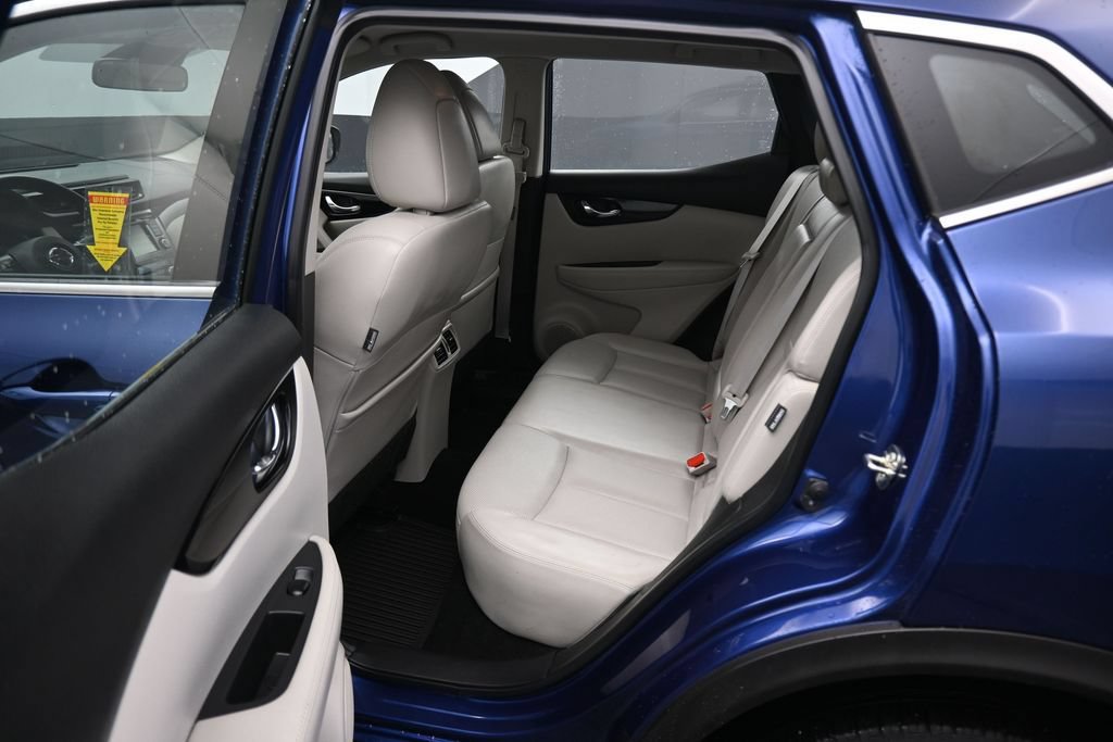 Used 2022 Nissan Rogue Sport SL AWD/4WD image 34