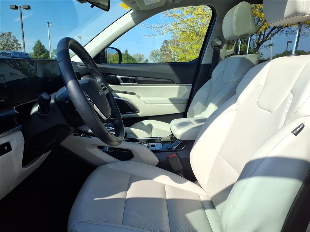 Used 2025 Kia Telluride S image 35