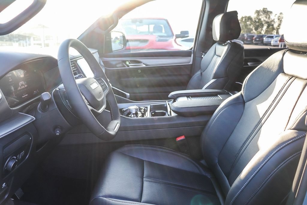 New 2026 Jeep Grand Wagoneer Limited AWD/4WD image 20