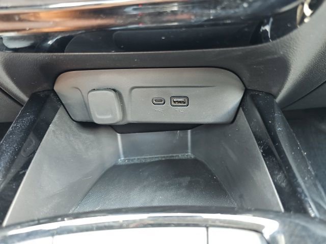 Used 2024 Chevrolet Trax LT w/ LT Convenience Package image 45