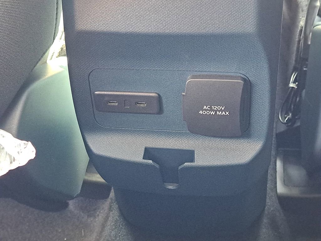 New 2025 Ford Maverick XLT w/ XLT Luxury Package image 24