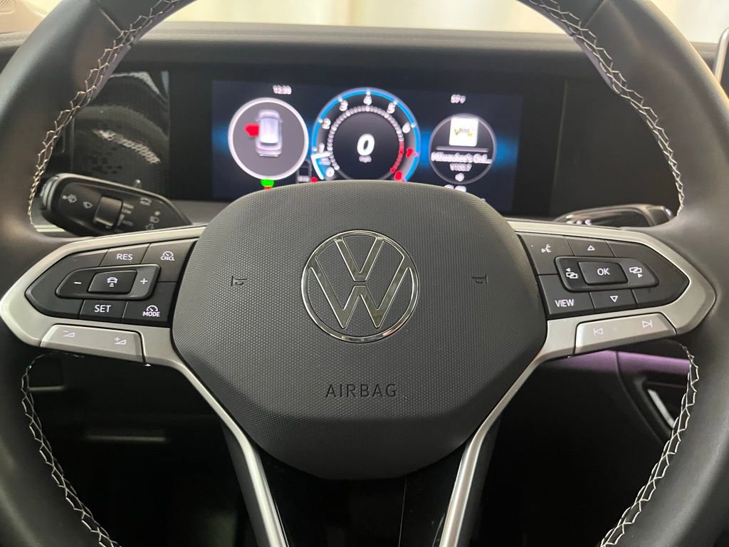 Certified 2025 Volkswagen Tiguan SE AWD/4WD image 21