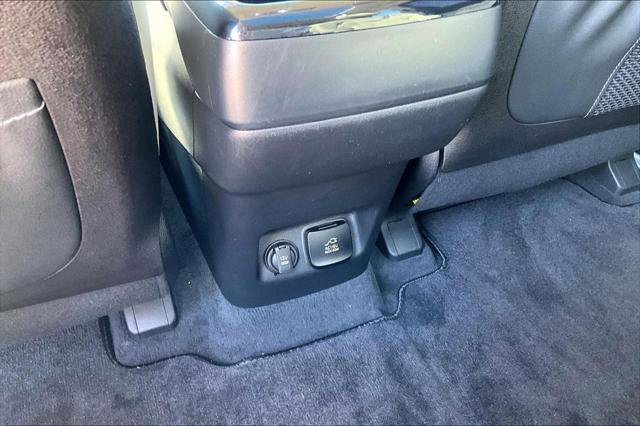 Used 2024 Kia Telluride SX Prestige w/ Towing Package image 18