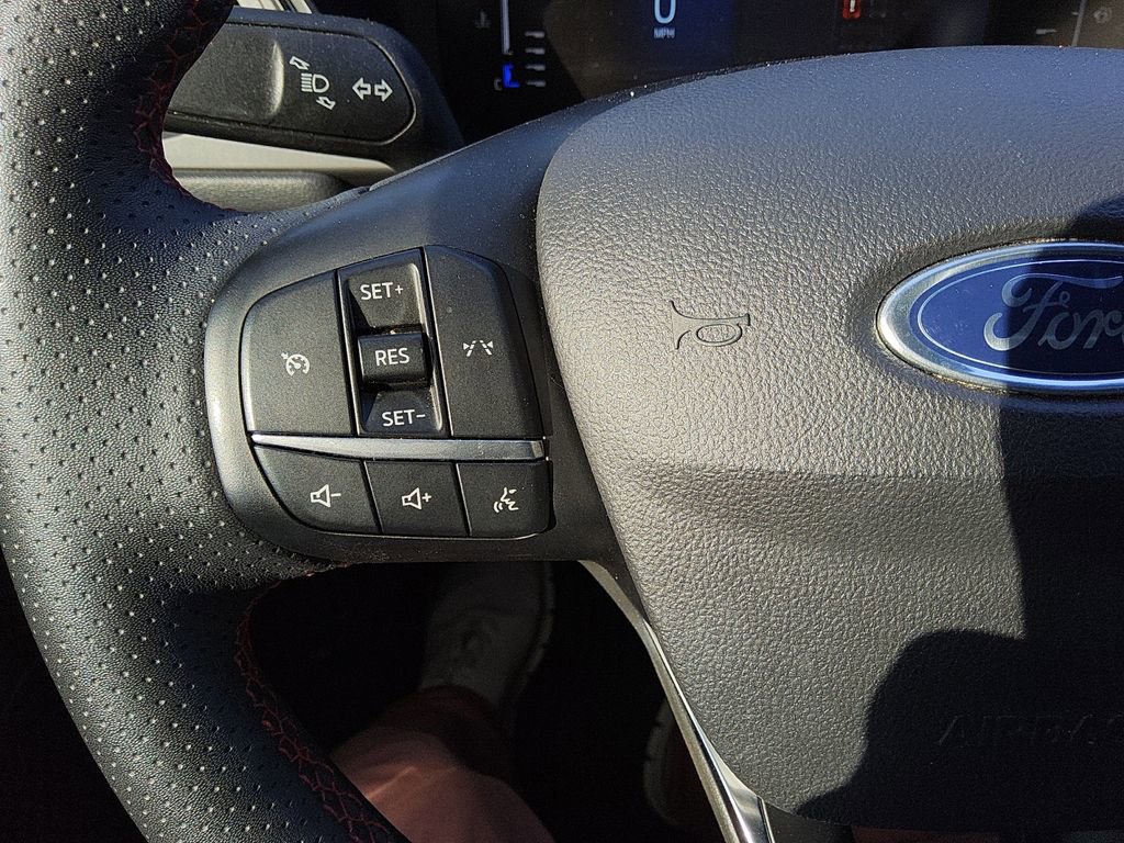Used 2024 Ford Escape ST-Line image 25