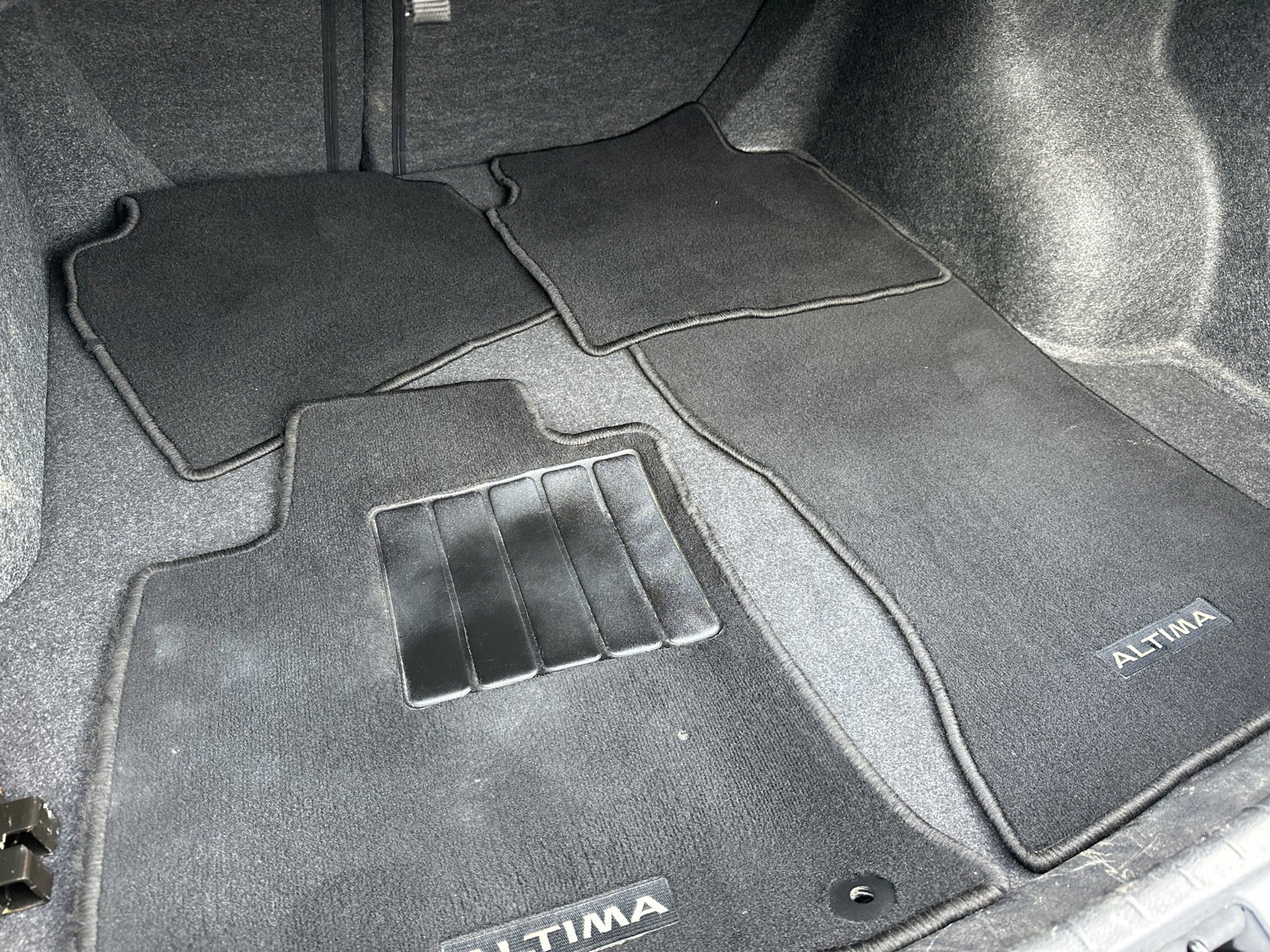 Used 2023 Nissan Altima 2.5 SV w/ SV Premium Package image 18