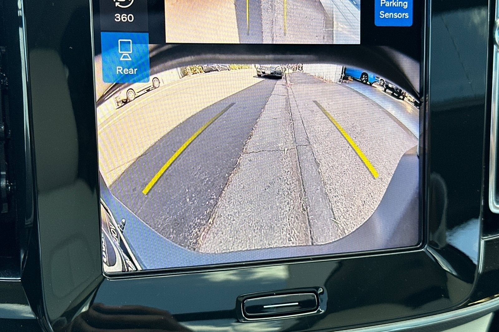 New 2026 Volvo XC40 B5 Plus w/ Protection Package Premier image 22