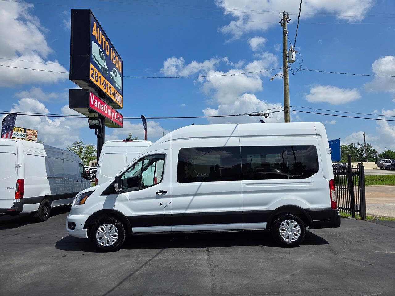 Used 2025 Ford Transit 350 XLT RWD image 4