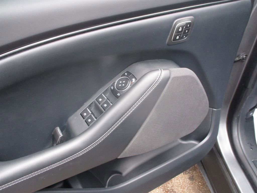 Used 2023 Ford Mustang Mach-E Select w/ Comfort Package Lite image 6