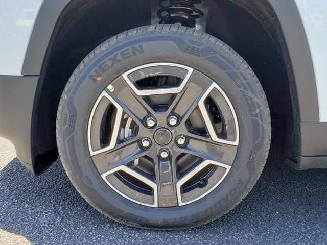 New 2026 Jeep Cherokee Laredo AWD/4WD image 12