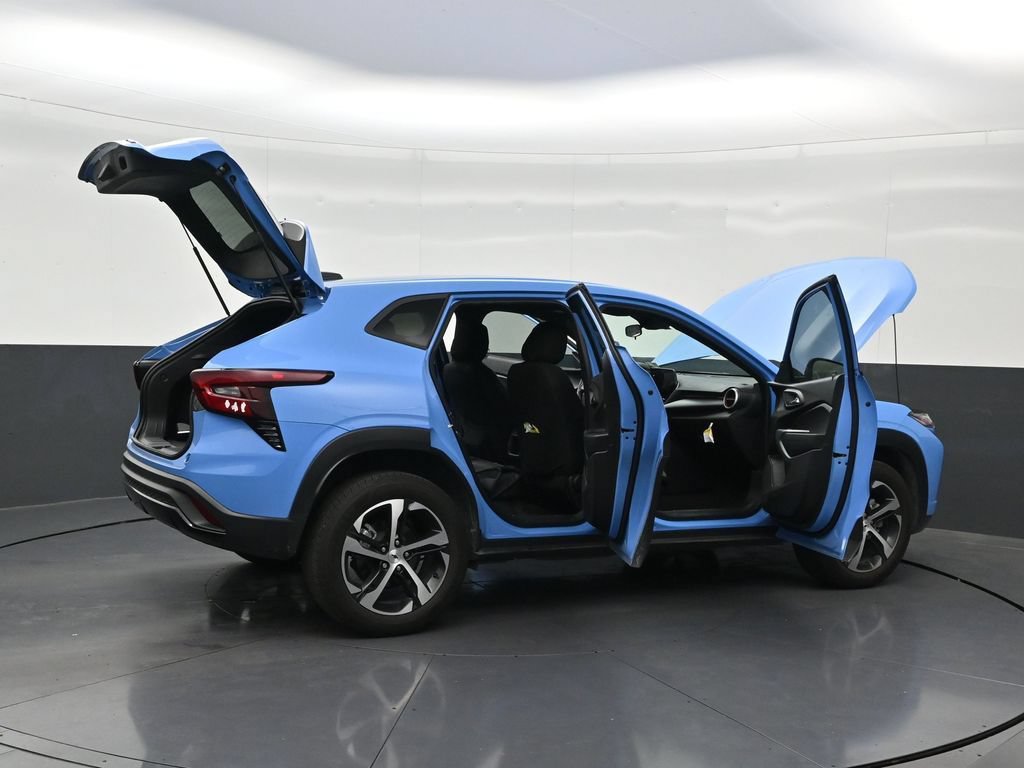 Used 2024 Chevrolet Trax RS FWD image 31