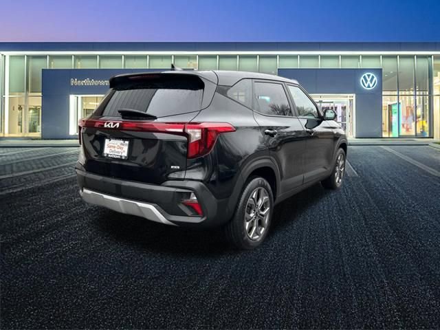Used 2024 Kia Seltos LX image 8