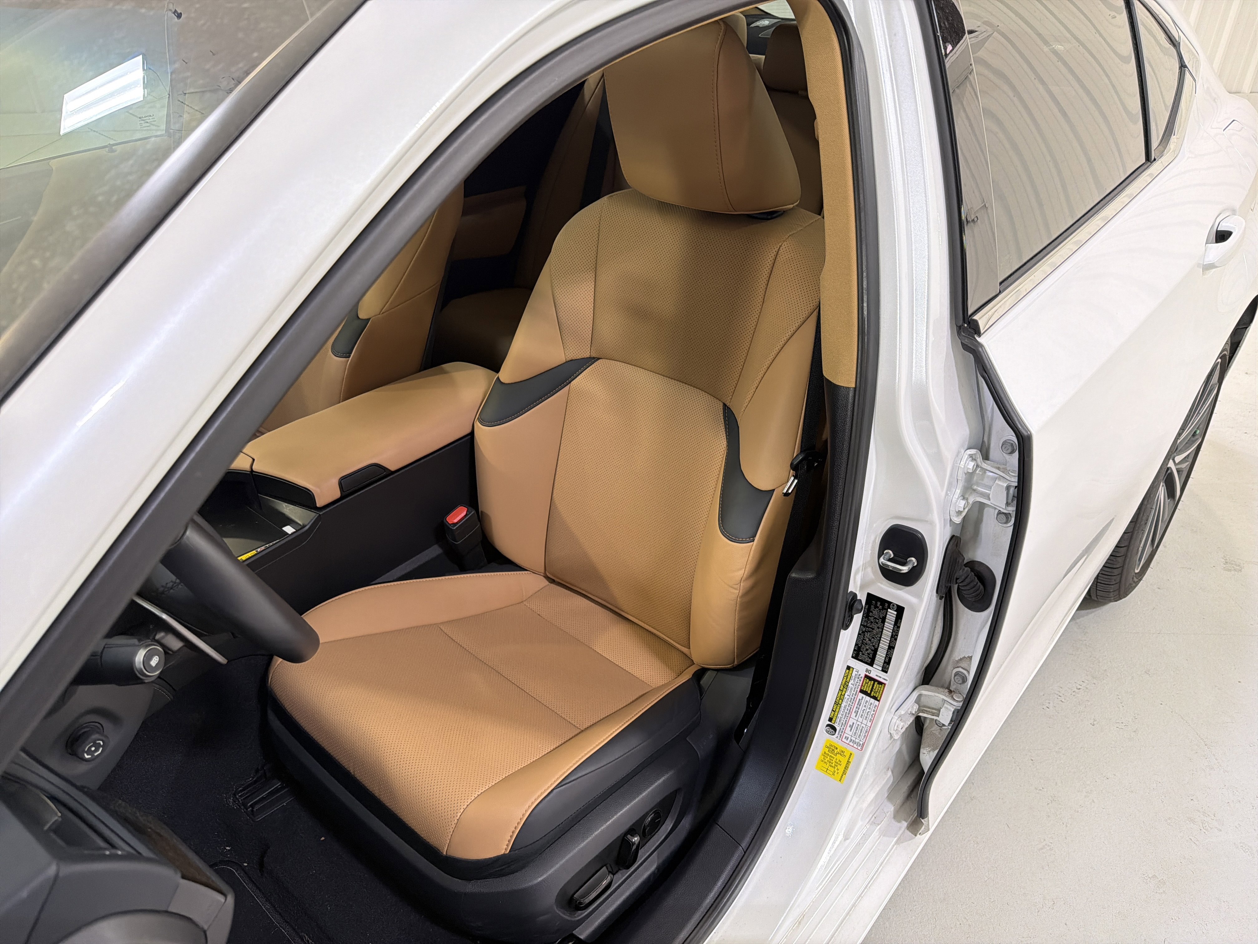 Used 2025 Lexus ES 350 w/ Premium Package FWD image 11
