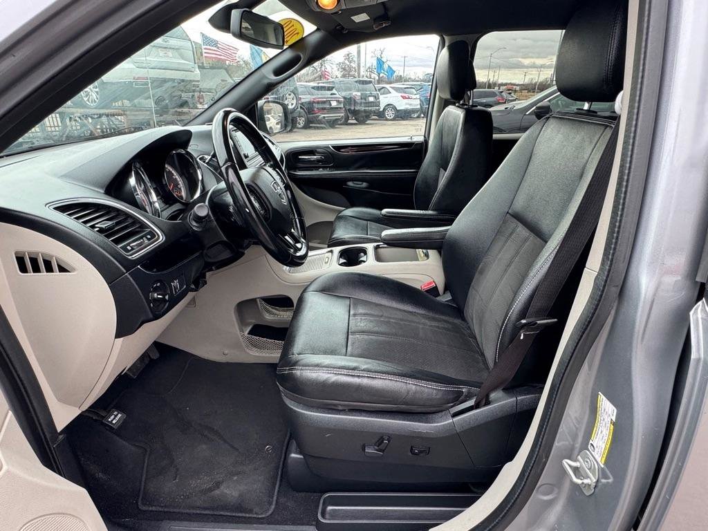 Used 2019 Dodge Grand Caravan SXT image 7