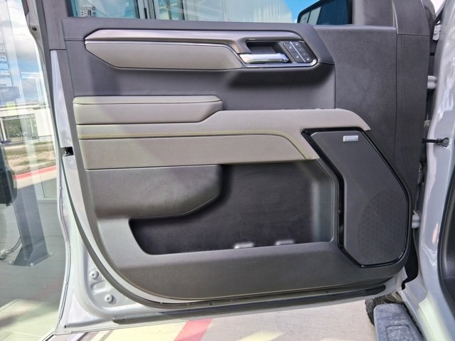 Used 2025 Chevrolet Silverado 1500 ZR2 w/ Technology Package image 13