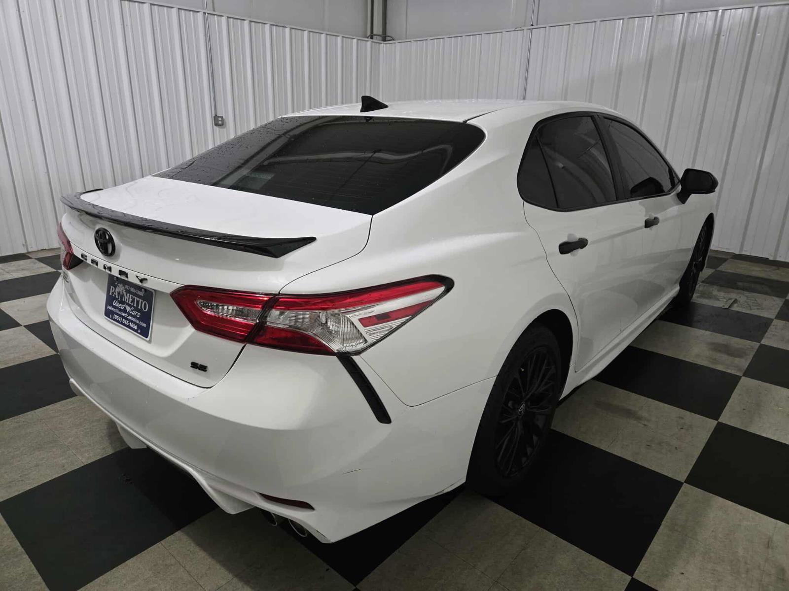 Used 2020 Toyota Camry SE image 5
