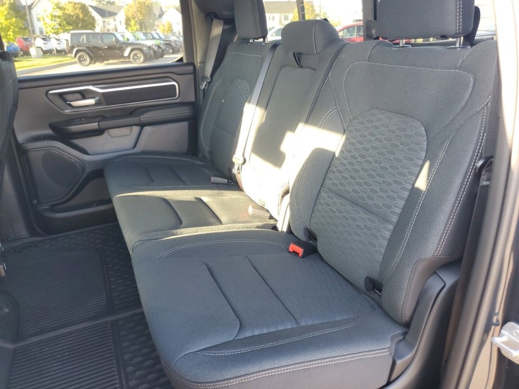 New 2026 RAM 1500 4x4 Crew Cab image 31