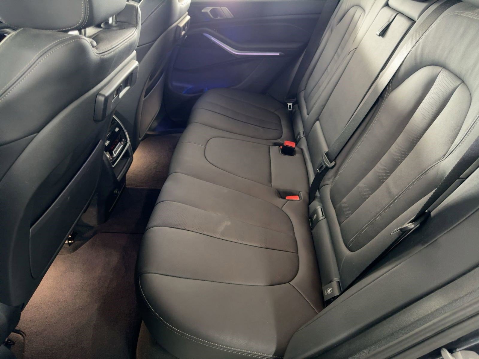 Used 2021 BMW X5 xDrive40i w/ M Sport Package image 15