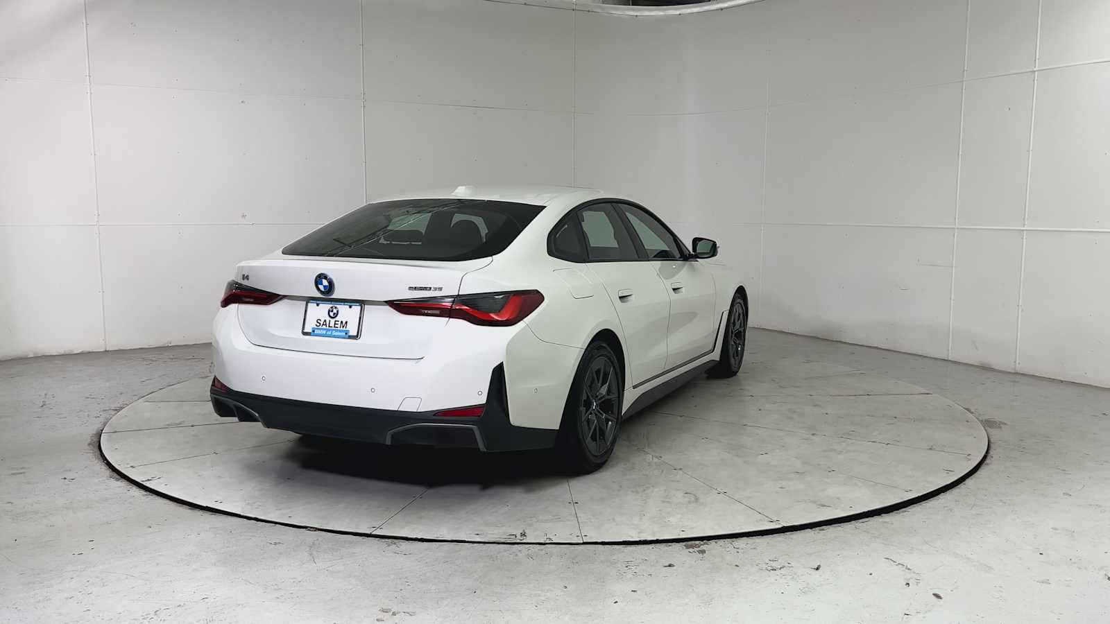 Used 2023 BMW i4 eDrive35 w/ Parking Assistance Package image 2