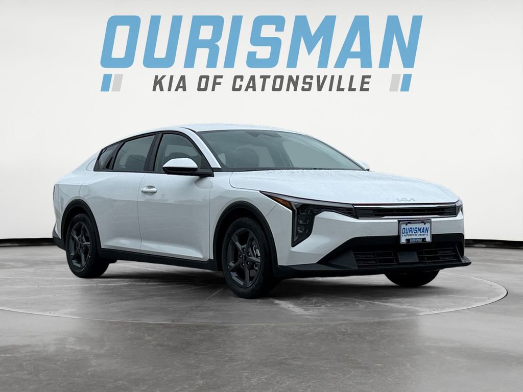 New 2025 Kia K4 LXS