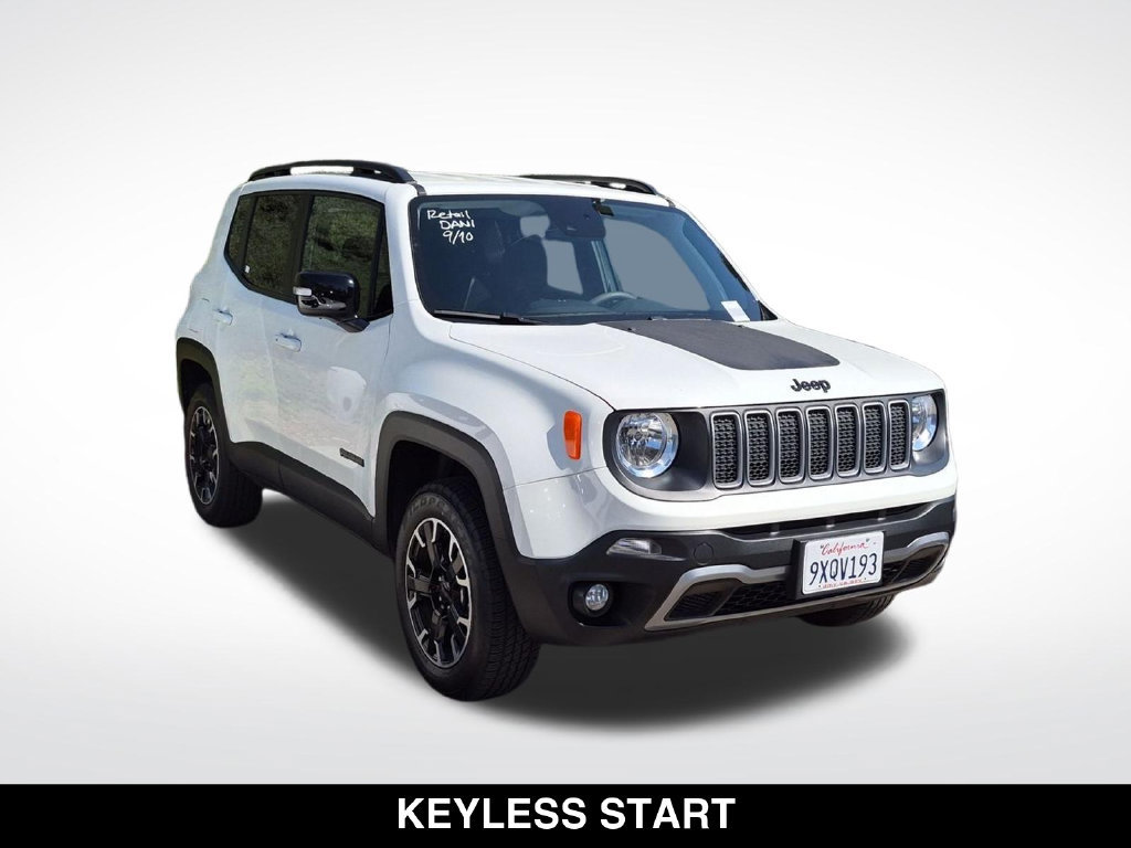 Used 2023 Jeep Renegade Latitude AWD/4WD image 2