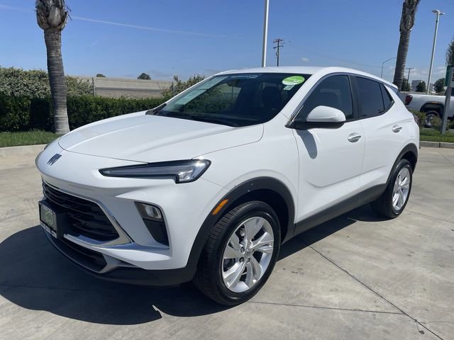 Certified 2025 Buick Encore GX Preferred AWD/4WD image 4