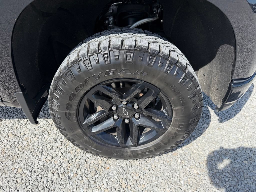 Used 2019 Chevrolet Silverado 1500 Custom Trail Boss AWD/4WD image 29