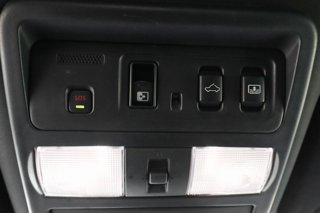 Used 2021 Nissan Titan PRO-4X w/ Pro-4x Convenience Package image 32