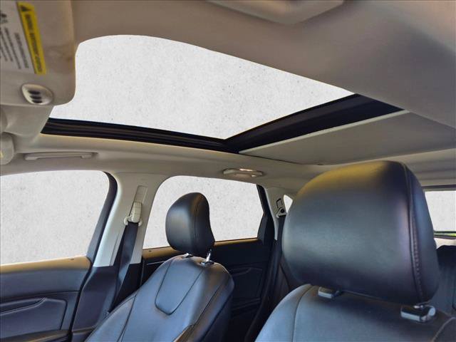 Used 2016 Ford Edge Titanium FWD image 15
