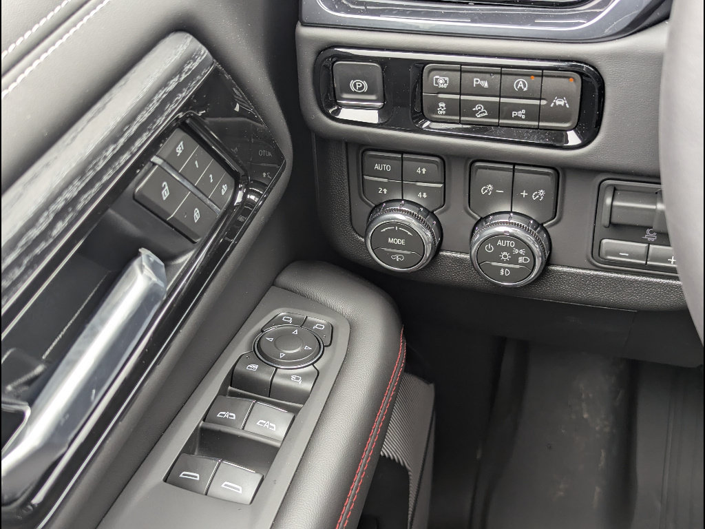 New 2026 GMC Yukon AT4 Ultimate w/ LPO, Floor Liner Package AWD/4WD image 25