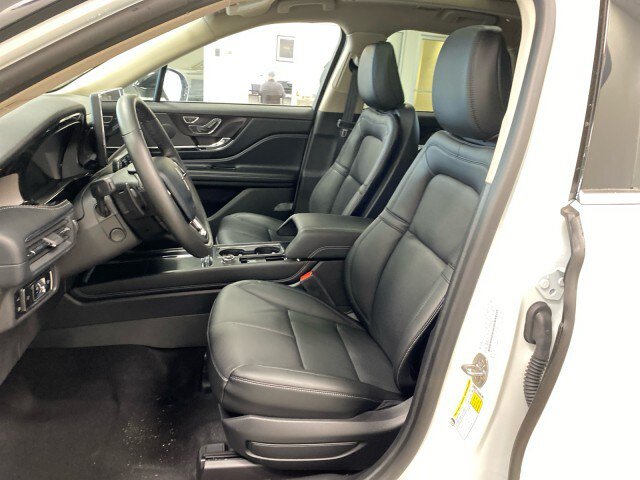 New 2025 Lincoln Corsair Grand Touring w/ Equipment Group 301A AWD/4WD image 17