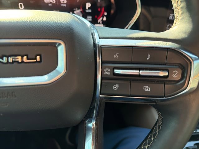 Used 2024 GMC Canyon Denali image 14