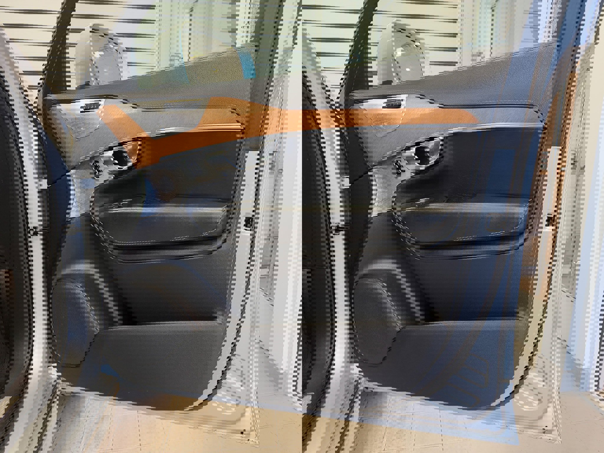 Used 2018 Volvo XC90 T6 Inscription w/ Convenience Package image 23