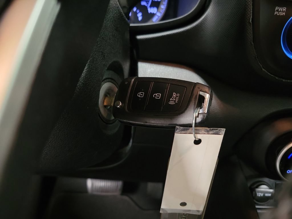 Used 2020 Hyundai Venue SEL w/ Convenience Package FWD image 21