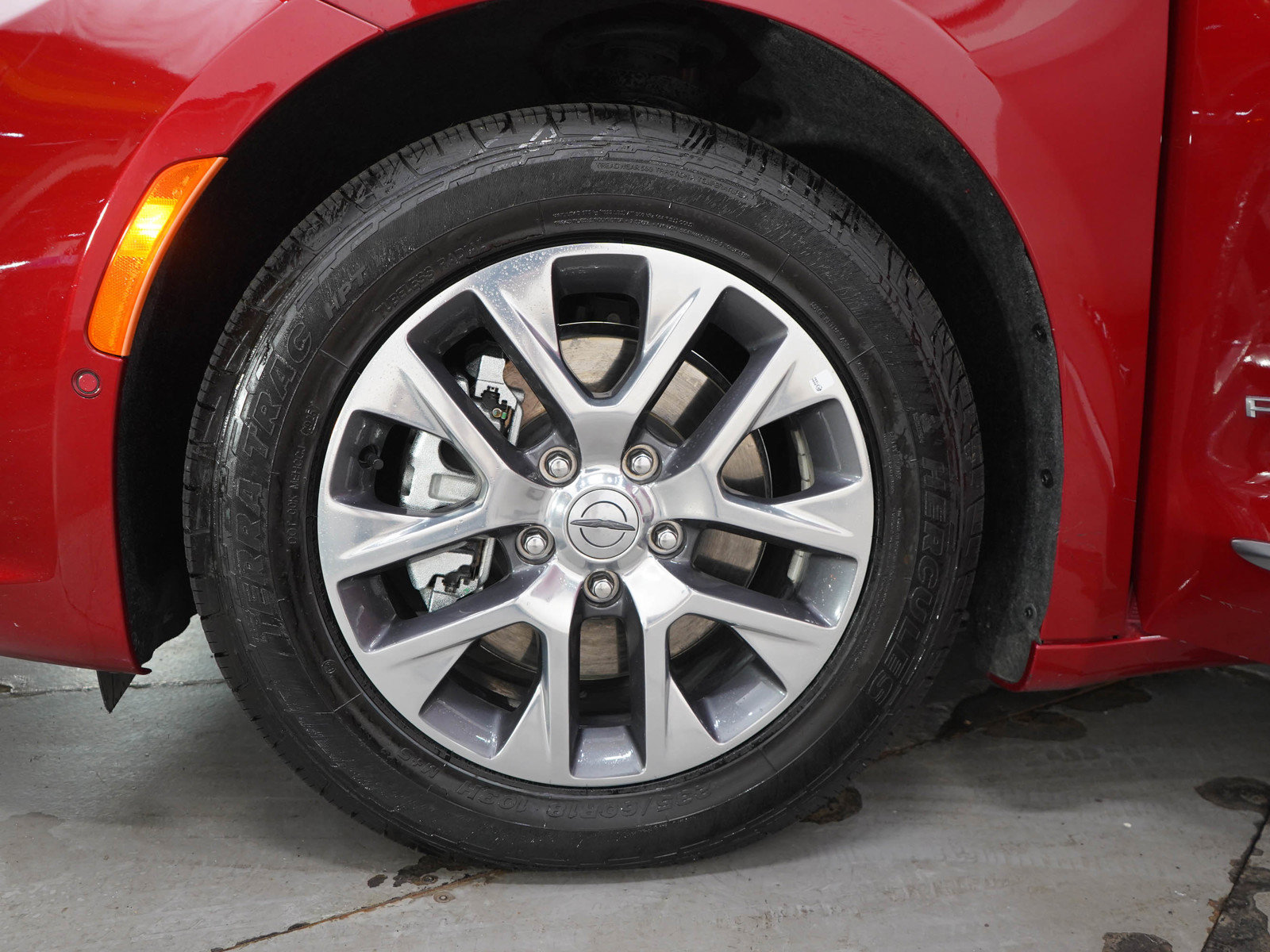 Used 2025 Chrysler Pacifica Pinnacle FWD image 31