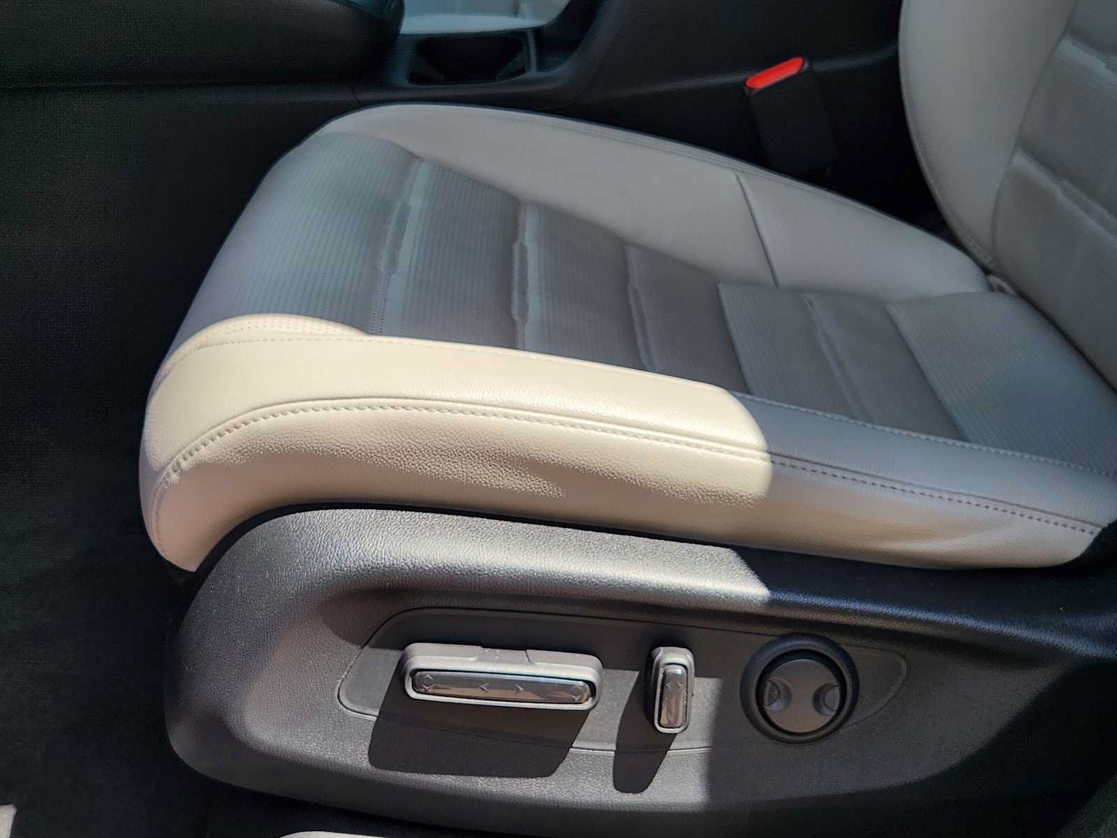 Used 2025 Honda CR-V EX-L image 23