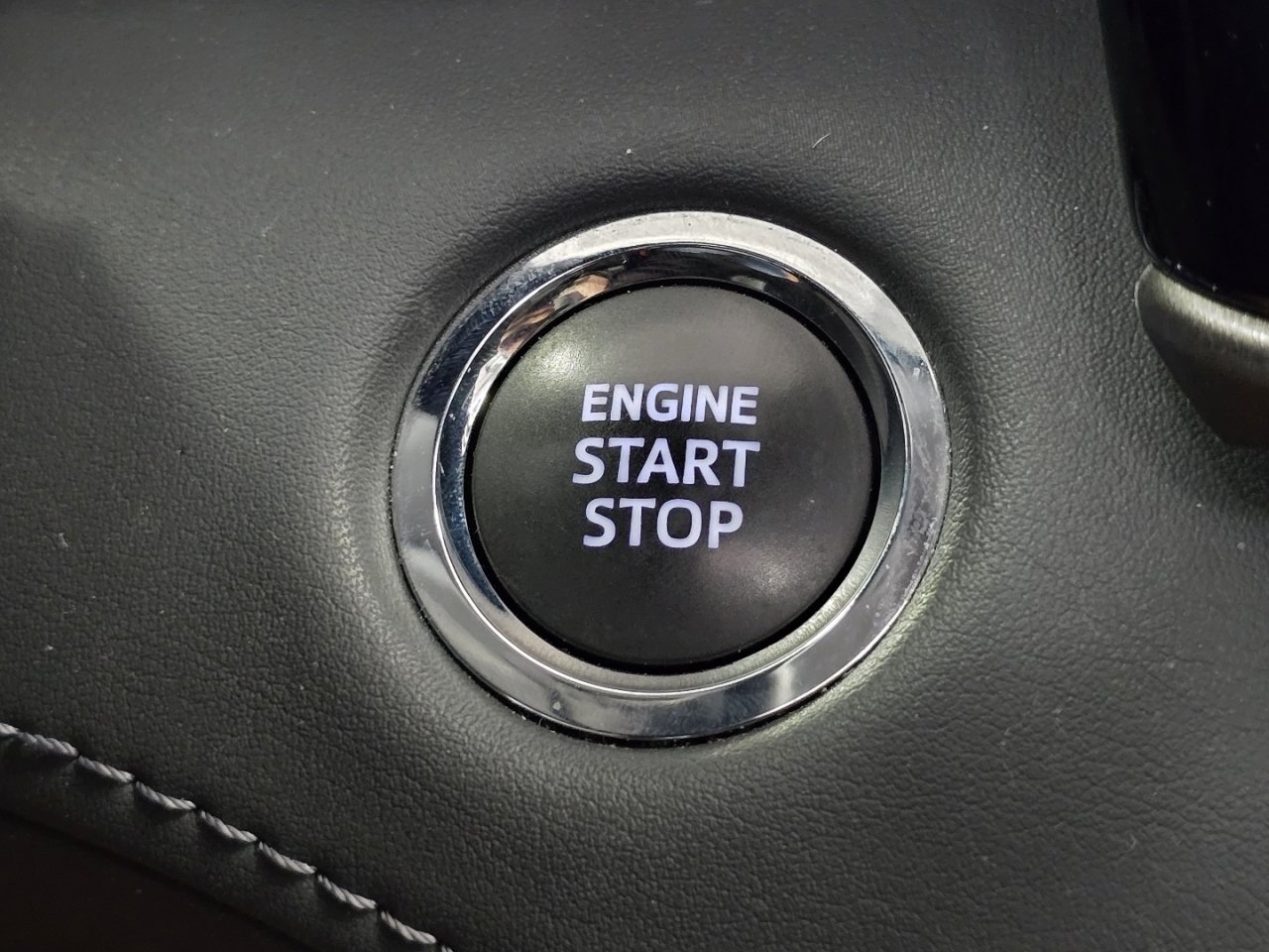 Used 2023 Toyota Highlander XLE AWD/4WD image 32