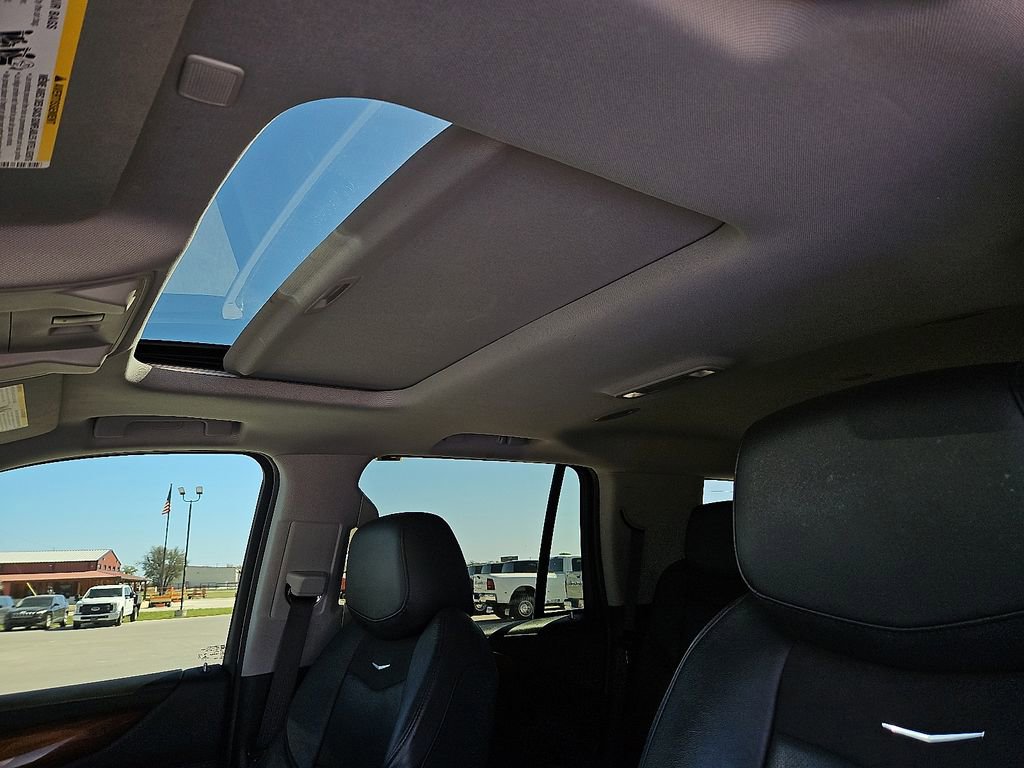 Used 2020 Cadillac Escalade Luxury w/ Escalade Sport Edition AWD/4WD image 22