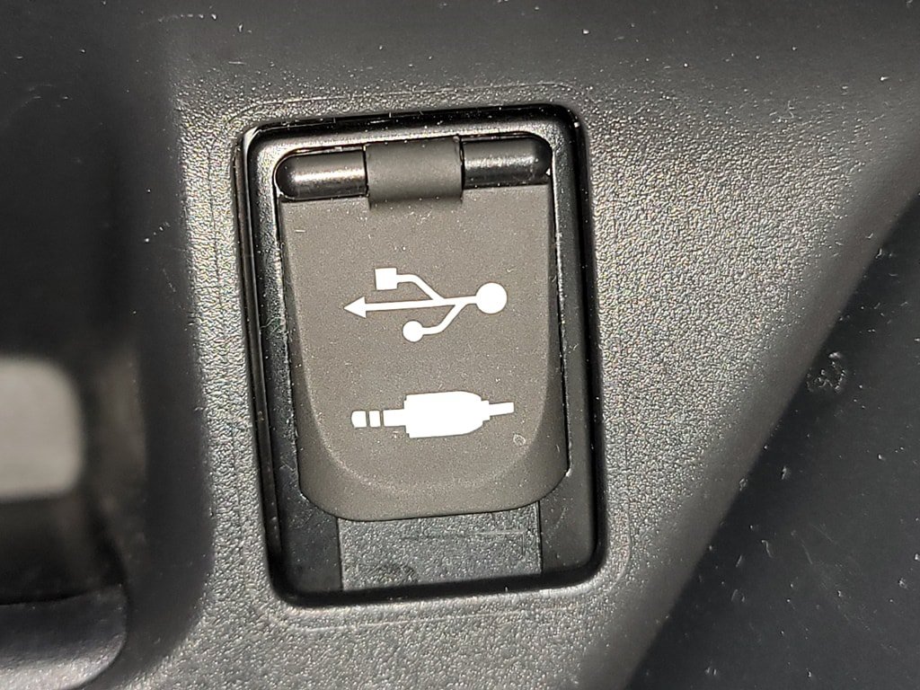 Used 2019 Toyota C-HR LE FWD image 24