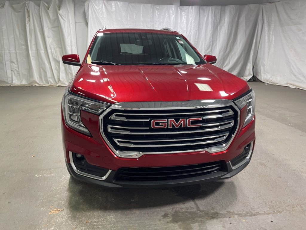 Used 2022 GMC Terrain SLT FWD image 2