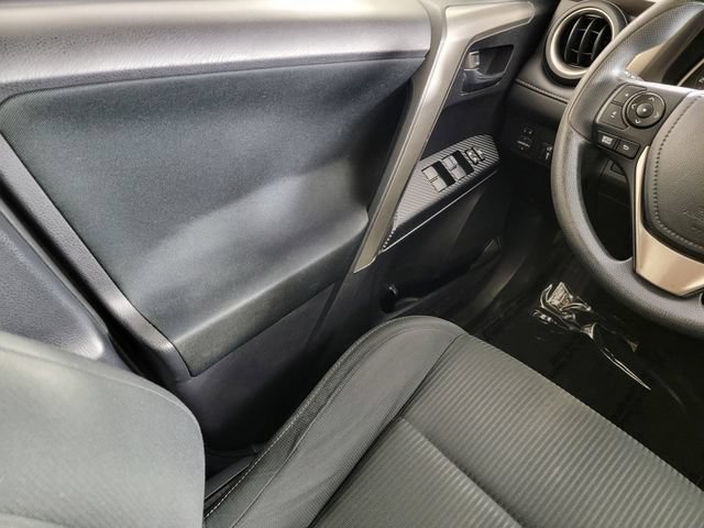 Used 2014 Toyota RAV4 XLE AWD/4WD image 29