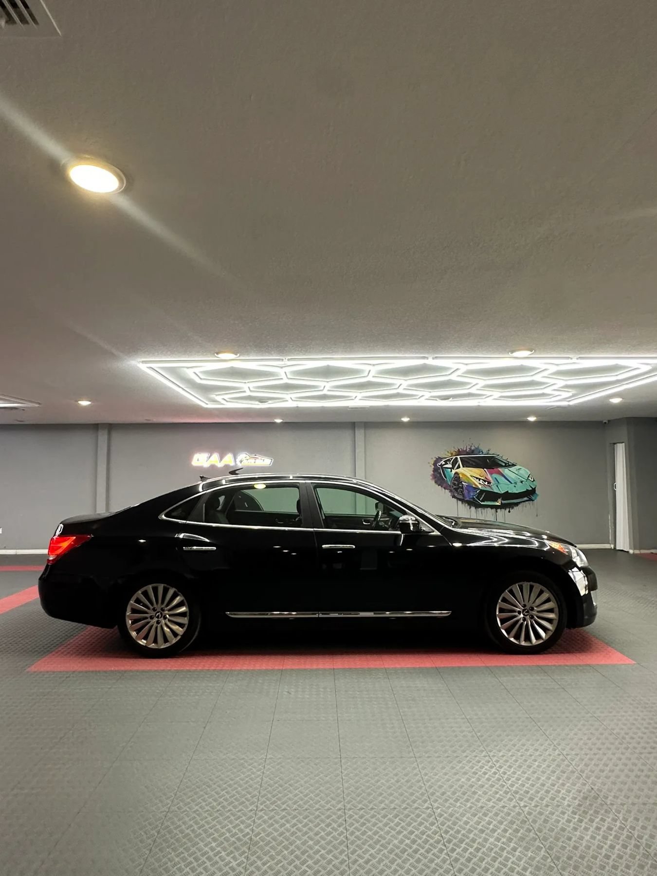 Used 2015 Hyundai Equus Signature RWD image 7